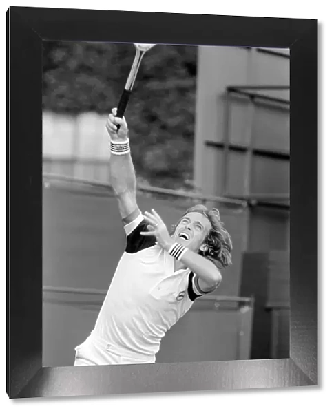 Wimbledon 1980: 2nd day. John Lloyd in action. June 1980 80-3290-030