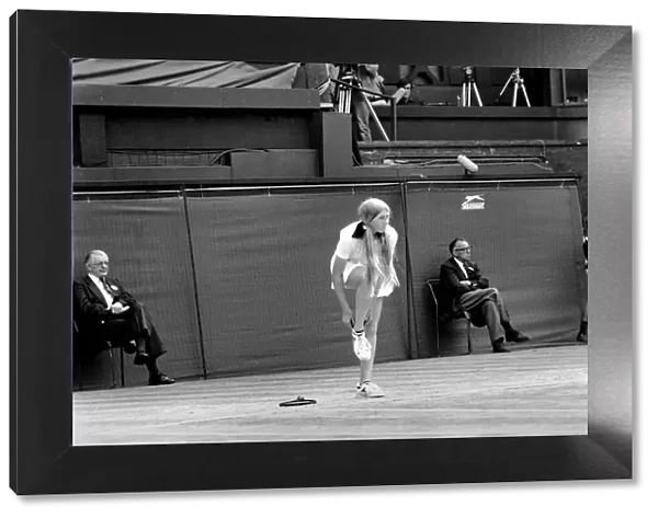 Wimbledon 1980. 7th day. Wade vs. Jaeger on the Centre court today. June 1980 80-3384-038