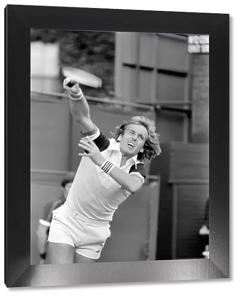 Wimbledon 1980: 2nd day. John Lloyd in action. June 1980 80-3290-012