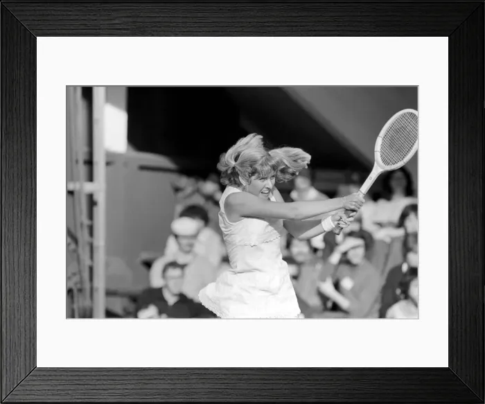 Framed Print : Wimbledon 1980: 2nd day. Tracey Austin vs. Miss A. Moulton Framed Print : Wimbledon 1980: 2nd day. Tracey Austin vs. Miss A. Moulton