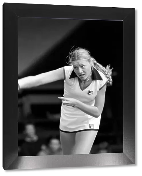 Wimbledon 1980: 2nd day. Tracey Austin vs. Miss A. Moulton. Miss A. Moulton