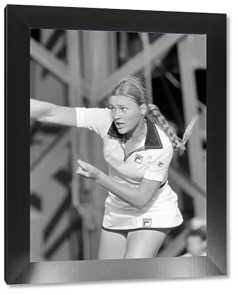 Wimbledon 1980: 2nd day. Tracey Austin vs. Miss A. Moulton. Miss A. Moulton