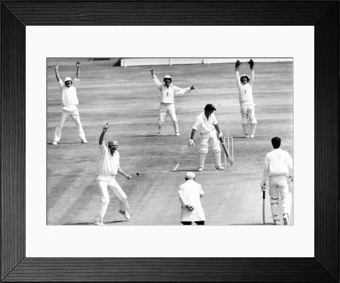 Framed Print : Action from the second test match between England and Australia at Old Trafford Framed Print : Action from the second test match between England and Australia at Old Trafford