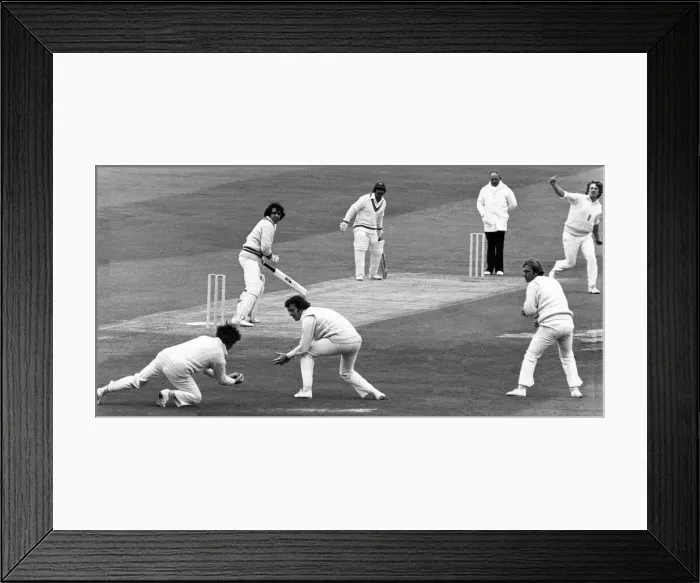 Framed Print : Action from the third test match between England and Pakistan at Headingley, Leeds Framed Print : Action from the third test match between England and Pakistan at Headingley, Leeds