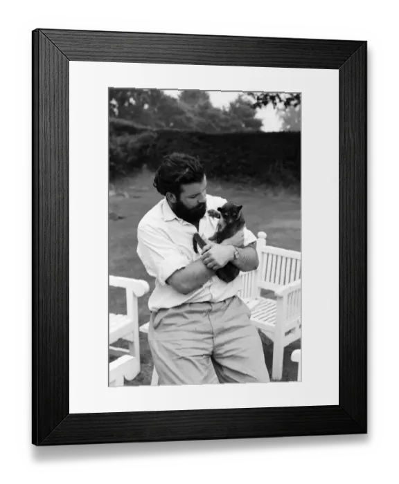 Framed Print : TV Zoologist Grahame Dangerfield. 1963 A978-003 Framed Print : TV Zoologist Grahame Dangerfield. 1963 A978-003