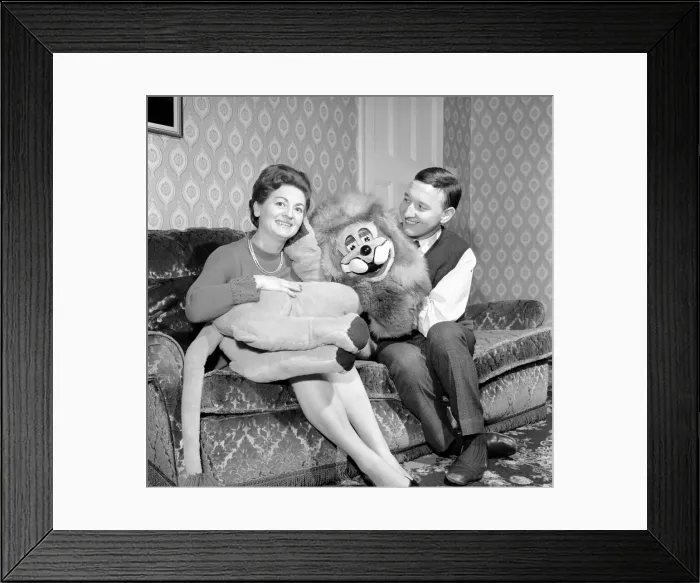 Framed Print : Terry Hall with Lenny the lion seen here at home. 1960 A1226 Framed Print : Terry Hall with Lenny the lion seen here at home. 1960 A1226