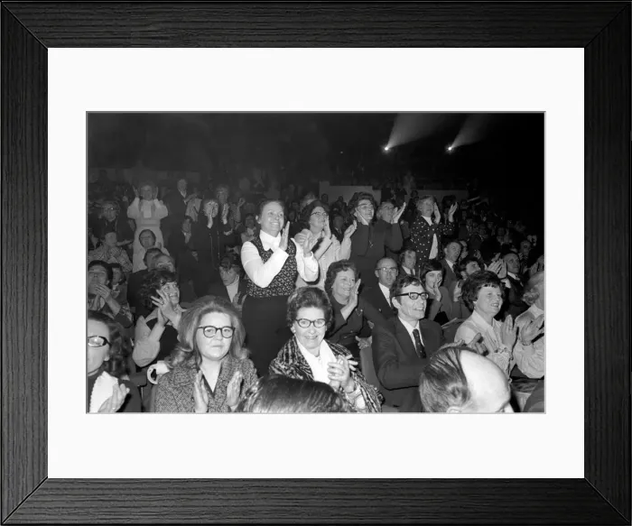 Framed Print : Crowds watching American singer Perry Como in Southport Framed Print : Crowds watching American singer Perry Como in Southport