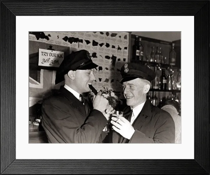 Framed Print : Drink Public Houses Interiors, The Admiral Napier