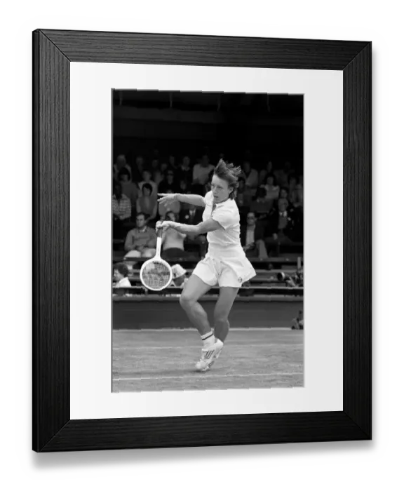 Framed Print : Wimbledon 1980. 7th day. Navratilova (U. S. ) vs. K. Jordan (U. S. ) on court one today