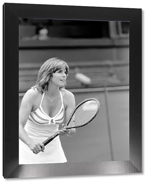 Wimbledon 80, 5th day. Sue Barker v. Mrs. P. C. Dent. June 1980 80-3345-031