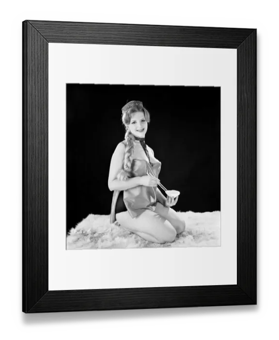 Framed Print : Model Peggy Cage seen here modelling a chinese style ouitfit in the Reveille studios Framed Print : Model Peggy Cage seen here modelling a chinese style ouitfit in the Reveille studios