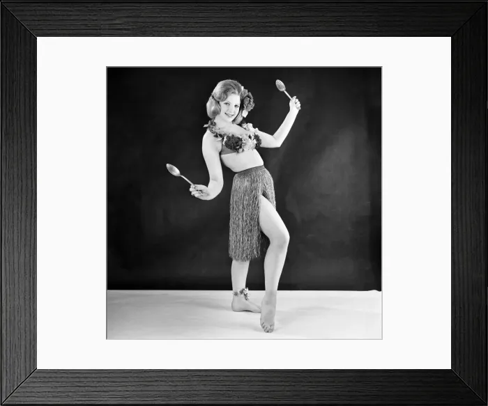 Framed Print : Hula girl costume modelled by Peggy Cage. E500-012 Framed Print : Hula girl costume modelled by Peggy Cage. E500-012