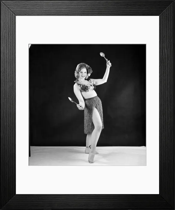 Framed Print : Hula girl costume modelled by Peggy Cage. E500-007 Framed Print : Hula girl costume modelled by Peggy Cage. E500-007