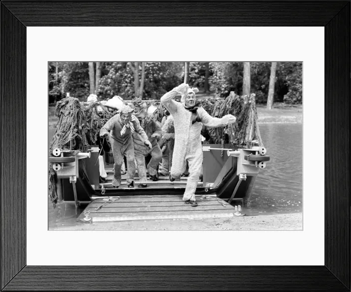 Framed Print : The filming of It Ain t Half Hot Mum, at Hawley Lake, Farnborough Framed Print : The filming of It Ain t Half Hot Mum, at Hawley Lake, Farnborough