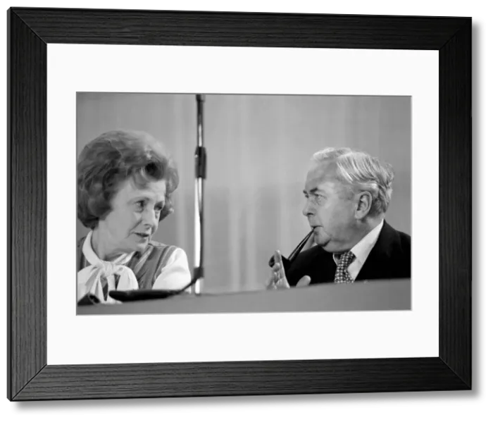 Framed Print : Prime mInister Harold Wilson talks to Barbara Castle during a debate on the Common Market