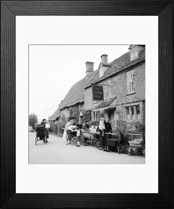 Framed Print : Medical: Baby: Clinic: Once every week the Falklands Arm pub near Stratford stops serving Framed Print : Medical: Baby: Clinic: Once every week the Falklands Arm pub near Stratford stops serving