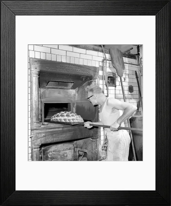 Framed Print : Occupation: Baker: Master baker John Nixey seen here creating sculptures out of bread in