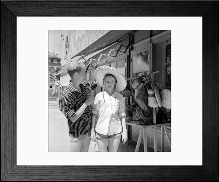 Framed Print : Holidays: Holidaymakers: Tourists explore the fishing villages of Corsica