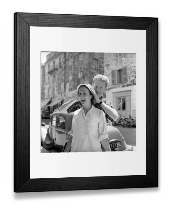 Framed Print : Holidays: Holidaymakers: Tourists explore the fishing villages of Corsica