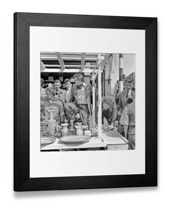 Framed Print : T. V. Barrow boys seen here at a unnamed London market John Fabian
