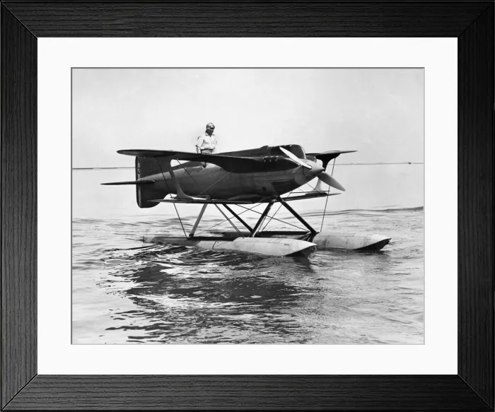 Framed Print : A Gloster Napier III landed in the water during the Schneider Cup trophy race circa 1929