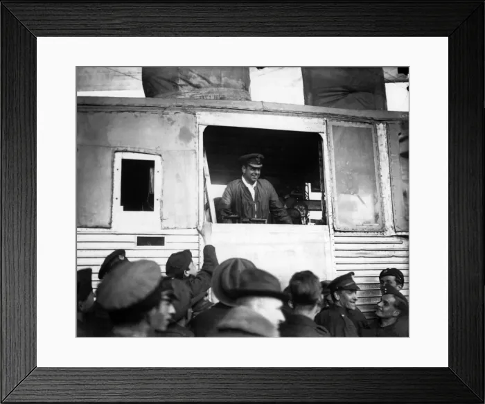 Framed Print : Return of the R34 airship from its Atlantic flight Commander Major George Scott