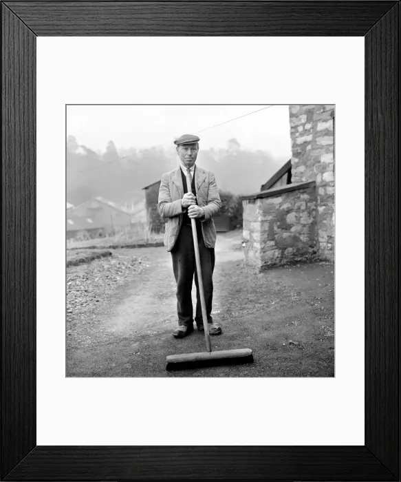 Framed Print : Road Sweeper Mr. Eddie Bowen (65) Dursley, Glos. March 1969 Z2577-002 Framed Print : Road Sweeper Mr. Eddie Bowen (65) Dursley, Glos. March 1969 Z2577-002