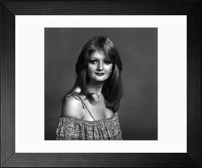 Framed Print : Pop Singer Bonnie Tyler. December 1976 Framed Print : Pop Singer Bonnie Tyler. December 1976