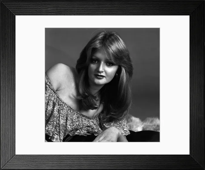 Framed Print : Pop Singer Bonnie Tyler. December 1976 Framed Print : Pop Singer Bonnie Tyler. December 1976