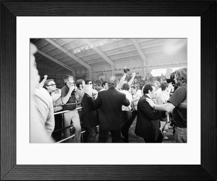 Framed Print : Confusion reigns in the ring a few moments after Alan Minter is announced the winner by Framed Print : Confusion reigns in the ring a few moments after Alan Minter is announced the winner by