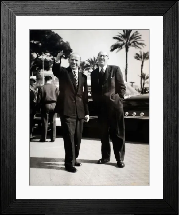 Framed Print : Archie Ledbrooke Daily Mirror Sports Writer Journalist - Pictured with Sir Mat Busby