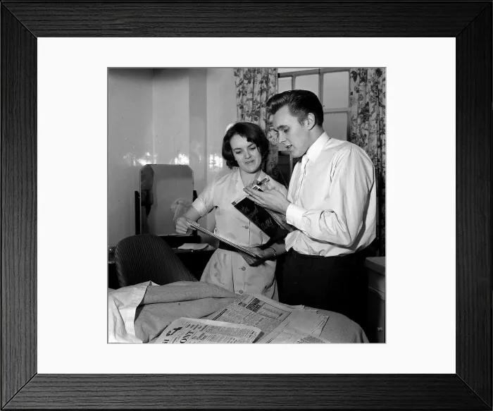 Framed Print : Billy Fury pop singer who collapsed after a show photographed at the London Clinic today Framed Print : Billy Fury pop singer who collapsed after a show photographed at the London Clinic today