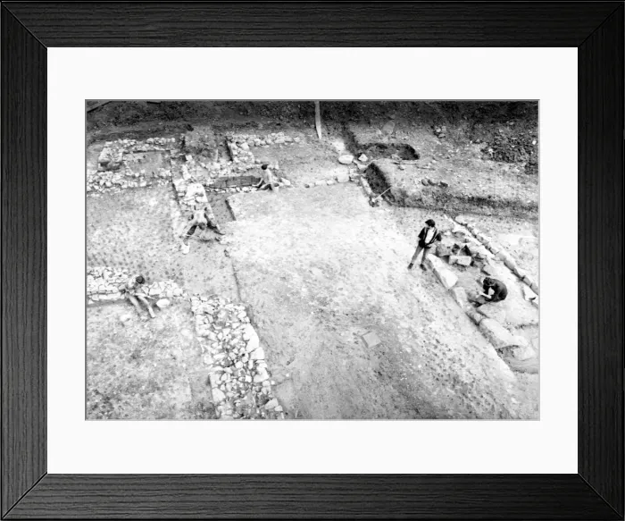 Framed Print : Archaeological dig at the former Sudeley castle, Griff, Nuneaton