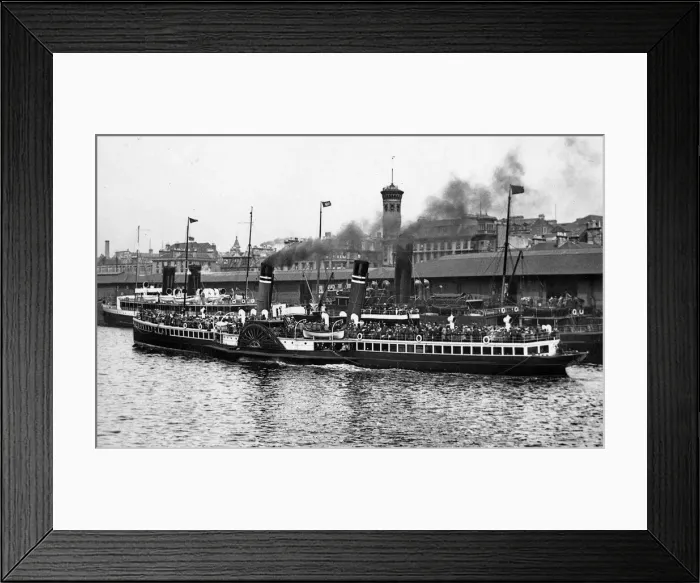 Framed Print : Lord of the Isles paddle steamer, Glasgow, 1920s Framed Print : Lord of the Isles paddle steamer, Glasgow, 1920s