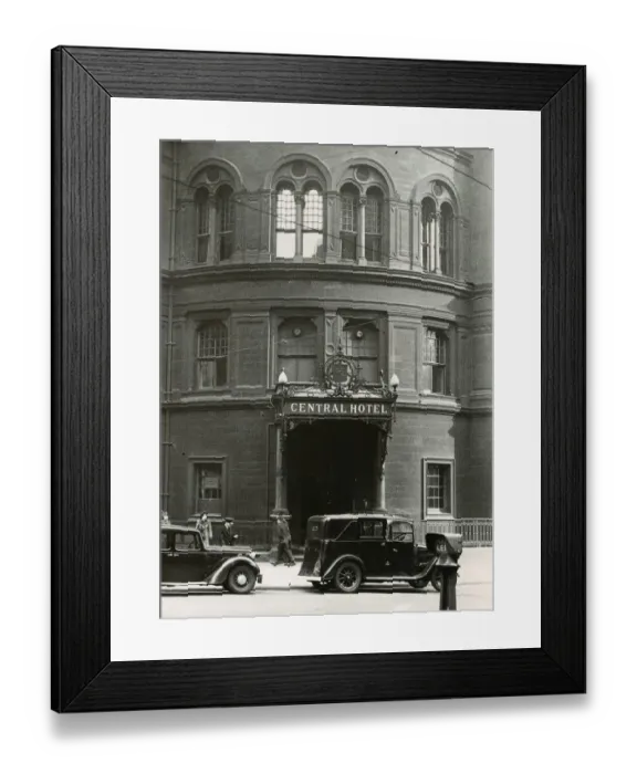 Framed Print : Central Hotel Glasgow 1940s Taxis parked outside soldier walking past Hope Street