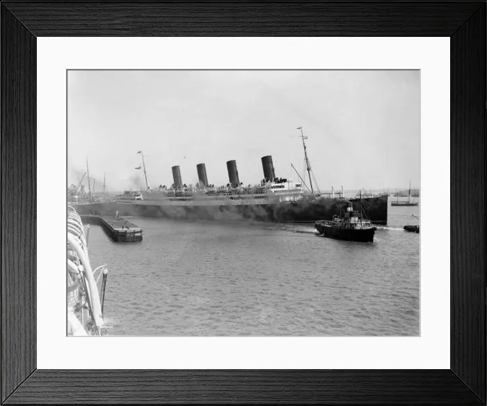  : RMS Aquitania seen here leaving Southampton with a crew of volunteer stewards