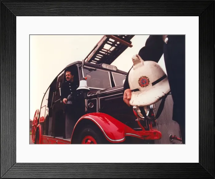 Framed Print : Firefighters Alistair Adam (moustache) and Paul Craggs have restored a 1937 Leyland fire