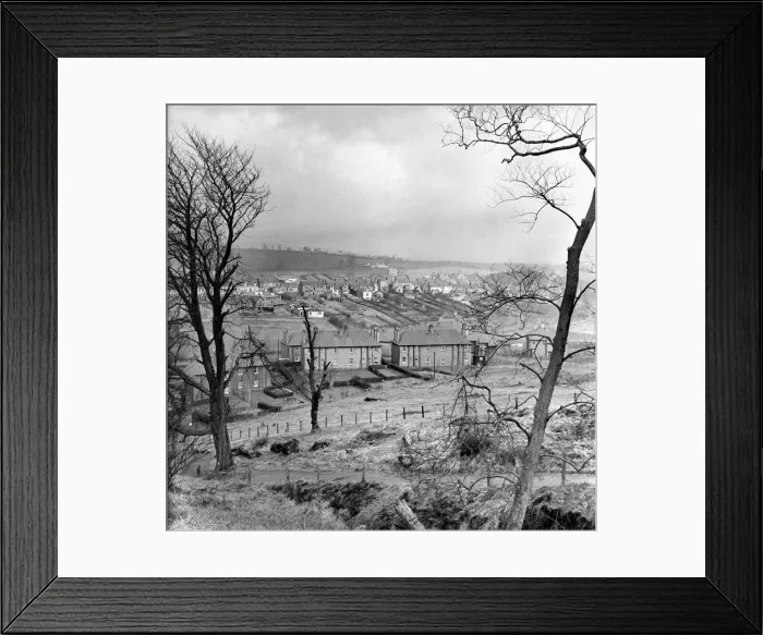 Framed Print : New housing estate being built on the edge of the new Cumbernauld Town. 1963 A798-003 Framed Print : New housing estate being built on the edge of the new Cumbernauld Town. 1963 A798-003