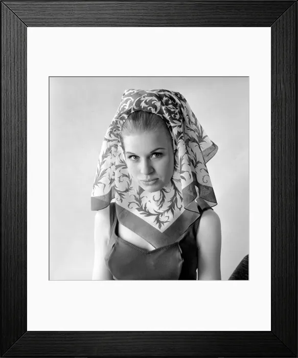 Framed Print : Clothing: Fashion: Headscarf. 1966 B1921-002 Framed Print : Clothing: Fashion: Headscarf. 1966 B1921-002