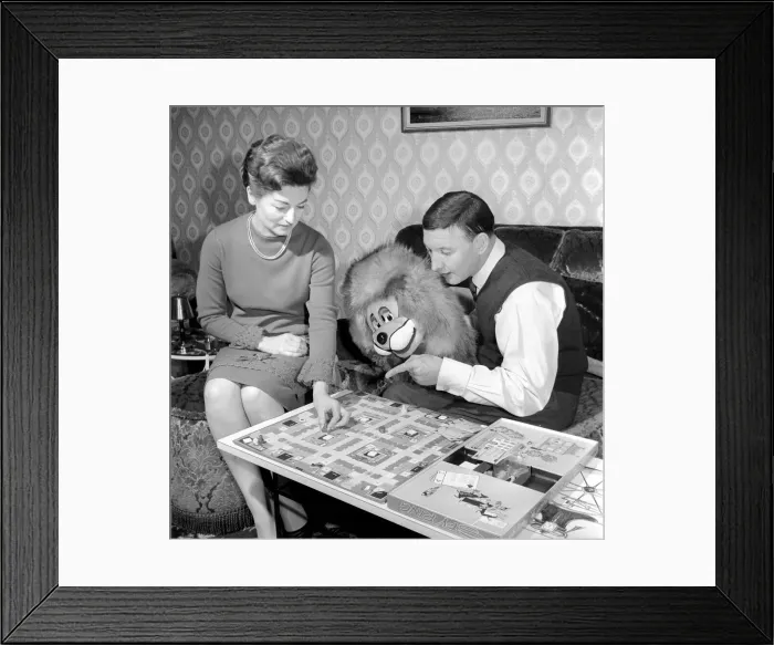 Framed Print : Terry Hall with Lenny the lion seen here at home. 1960 A1226-002 Framed Print : Terry Hall with Lenny the lion seen here at home. 1960 A1226-002