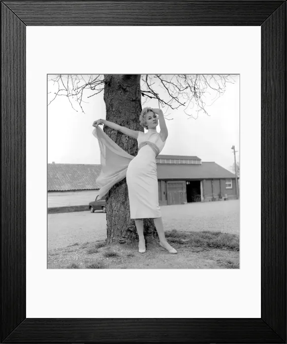 Framed Print : Actress Carole Leslie seen here visiting her home town. Our Picture Shows Framed Print : Actress Carole Leslie seen here visiting her home town. Our Picture Shows