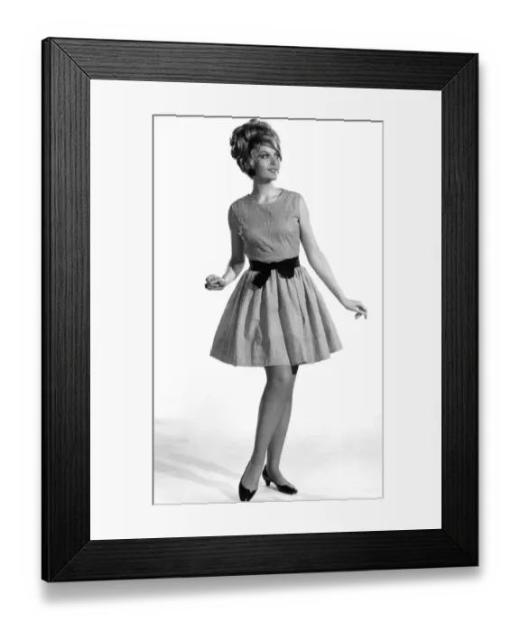 Framed Print : Reveille Fashions: Delia Freeman. July 1968 P008389