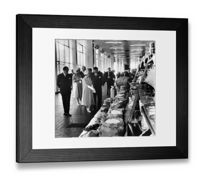 Framed Print : Queen Mother seen here during a tour of the Heinz factory at Kitt Green