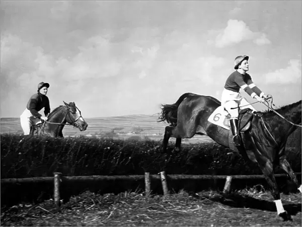 Flagg Moor, near Buxton, Point to Point races: Mrs. W. Hall riding Gilded Cage