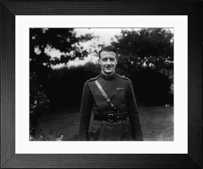 Framed Print : Capt William Leafe Robinson VC Captain William Leefe Robinson Framed Print : Capt William Leafe Robinson VC Captain William Leefe Robinson