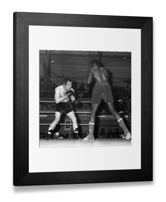Framed Print : Pat McCormack v. Pat Thomas at the Manor Place Baths, Walworth, London, United Kingdom Framed Print : Pat McCormack v. Pat Thomas at the Manor Place Baths, Walworth, London, United Kingdom