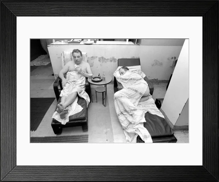 Framed Print : Scenes from the mens Turkish baths at Poplar in Londons East End Framed Print : Scenes from the mens Turkish baths at Poplar in Londons East End