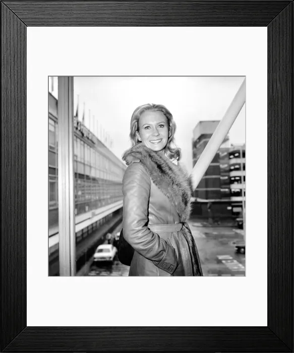 Framed Print : Actress: Juliet Mills. November 1974 Framed Print : Actress: Juliet Mills. November 1974