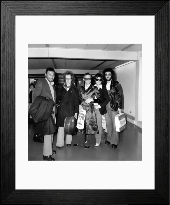Framed Print : Steve Harley (3rd left) and Cockney Rebel. Seen here at London Airport arriving back Framed Print : Steve Harley (3rd left) and Cockney Rebel. Seen here at London Airport arriving back