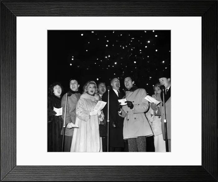 : Bruce Forsythe 1963 singing Christmas Carols with other stars under the Christmas Tree : Bruce Forsythe 1963 singing Christmas Carols with other stars under the Christmas Tree